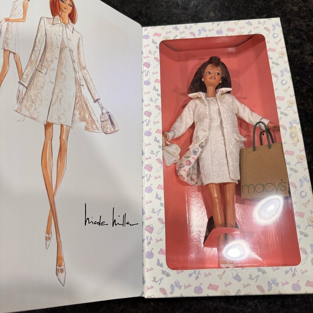 Barbie City Shopper Macy's Limited Edition Nicole Miller Doll 1996 Mattel 16289